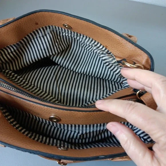 Beverly Hills Polo Crossbody Handbag‎ Brown Tan Faux Leather Preppy Countryside - Picture 9 of 15